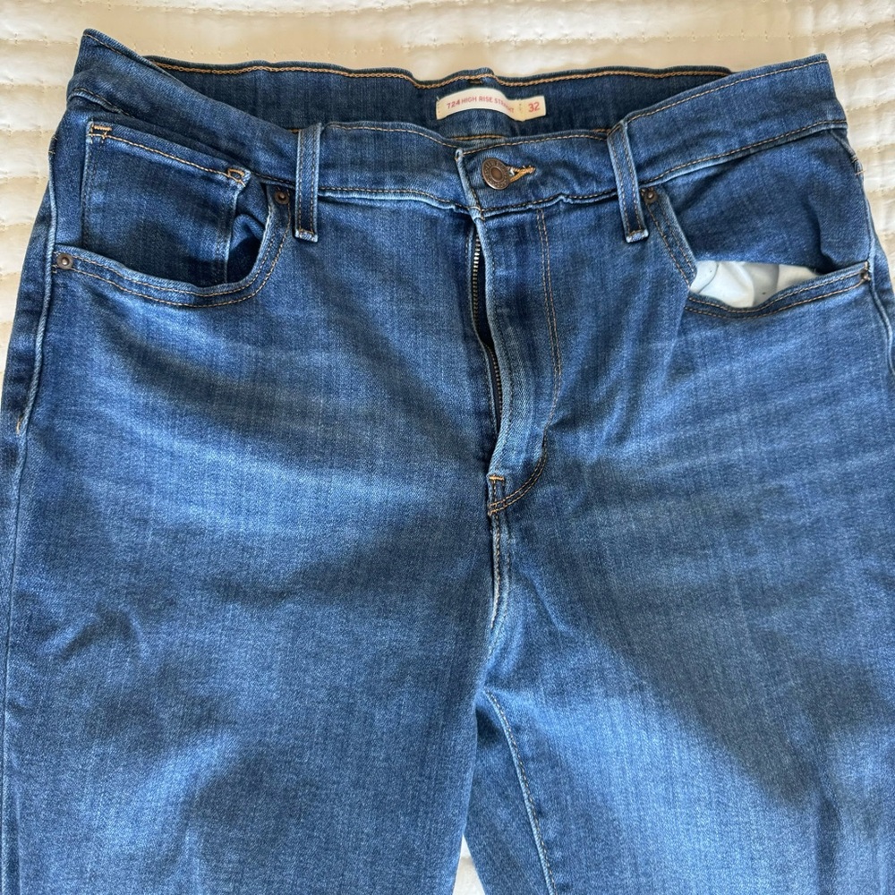Levi’s 724 High Rise Straight - Picture 7 of 9